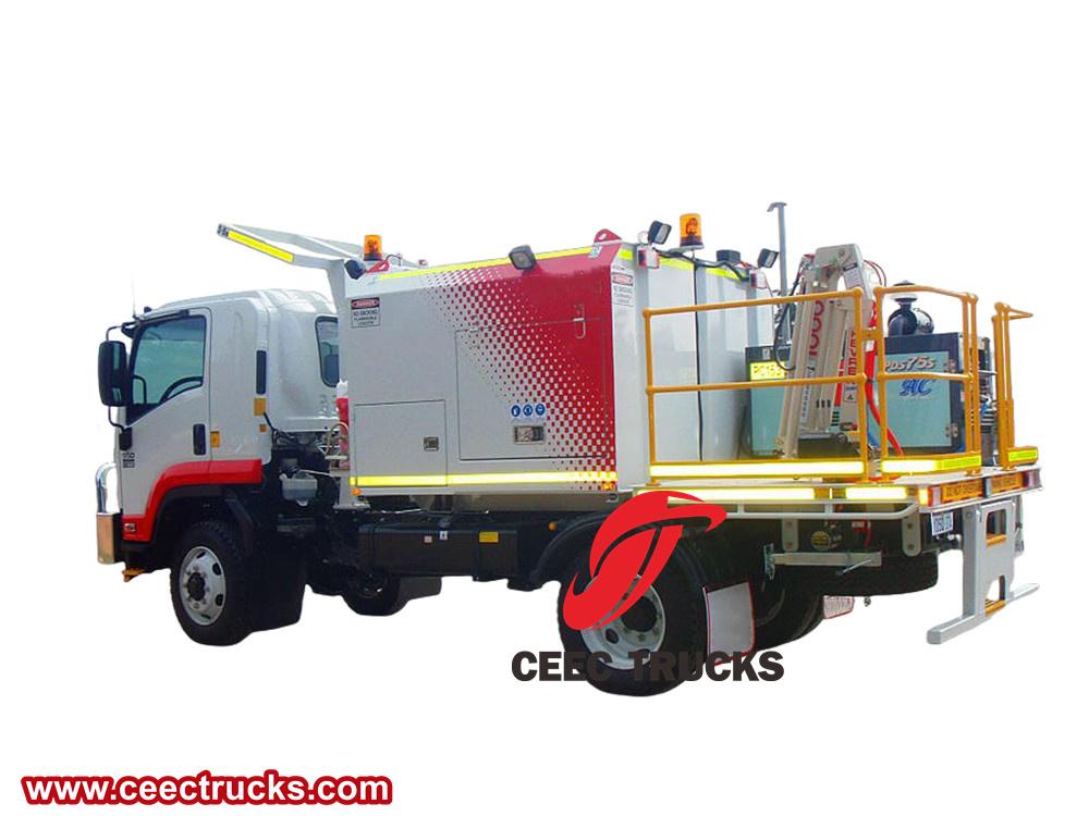Isuzu fuel lubrication oil supply service truck Isuzu fuel lubrication oil supply service truck