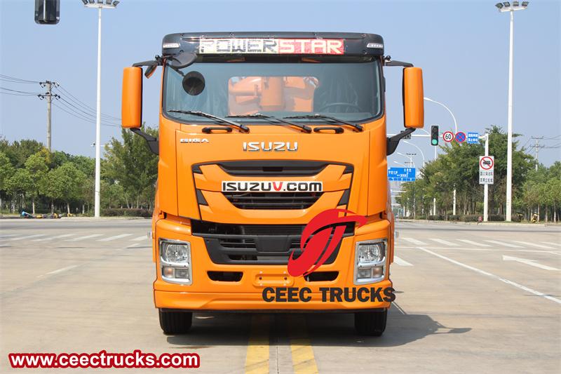 Isuzu FVR GIGA combined jetting truck Isuzu FVR GIGA combined jetting truck