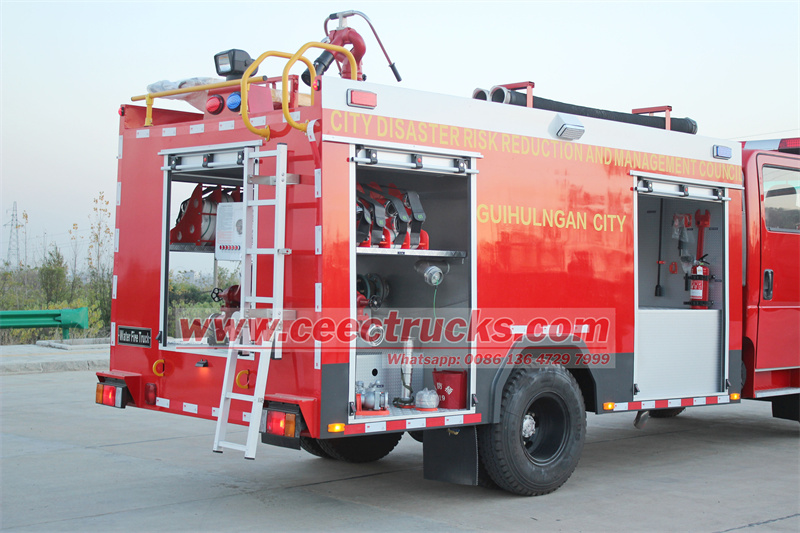 Advanced features for ISUZU fire fighting rescue truck: