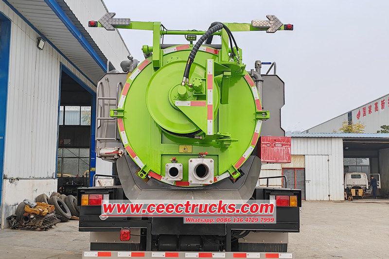 Isuzu truck mounted sewage jetter