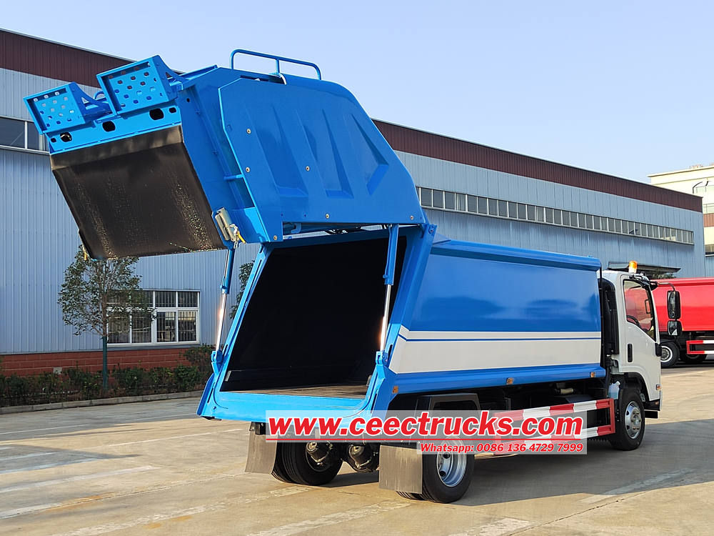 Isuzu automatic refuse garbage compactor truck