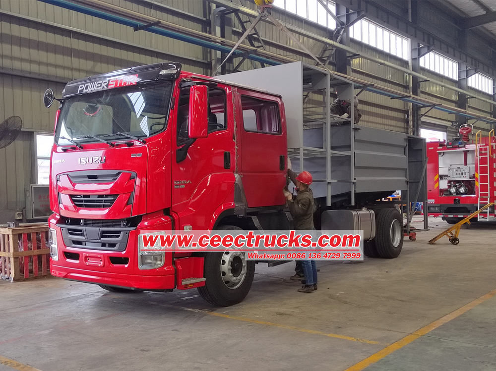 Isuzu foam fire truck