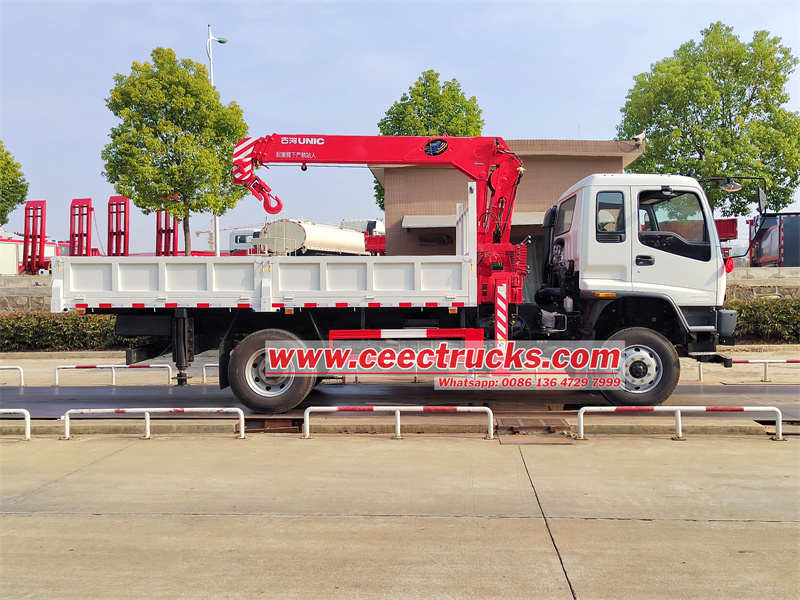 Isuzu cargo truck with Crane Isuzu cargo truck with Crane