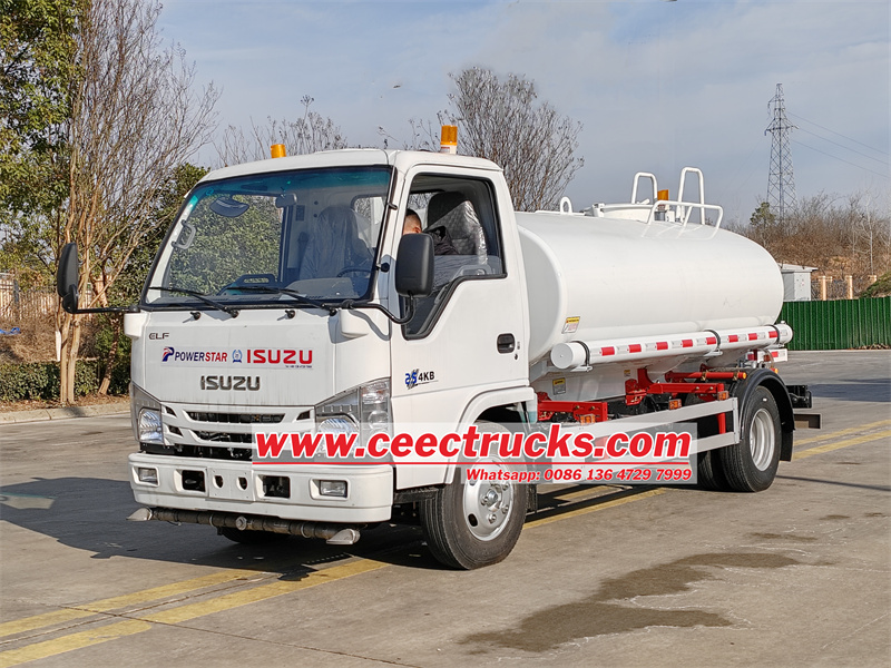 Isuzu ELF Water Tanker Sprinkling Truck