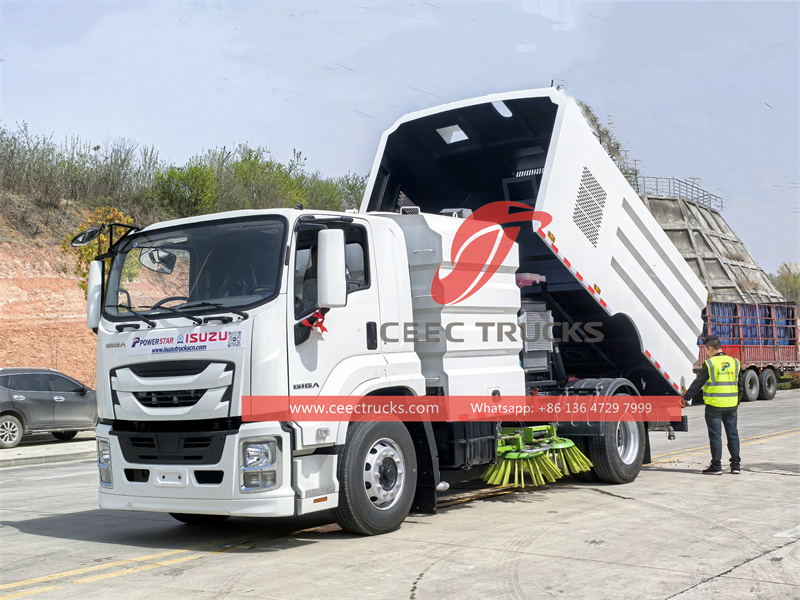 ISUZU FTR road sweeper truck