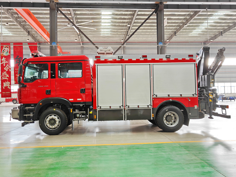 Sinotruk HOWO 6 wheeler fire rescue pumper truck