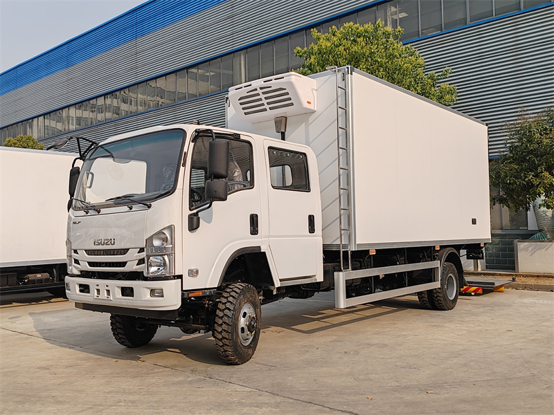 Isuzu 4x4 NKR freezer van truck