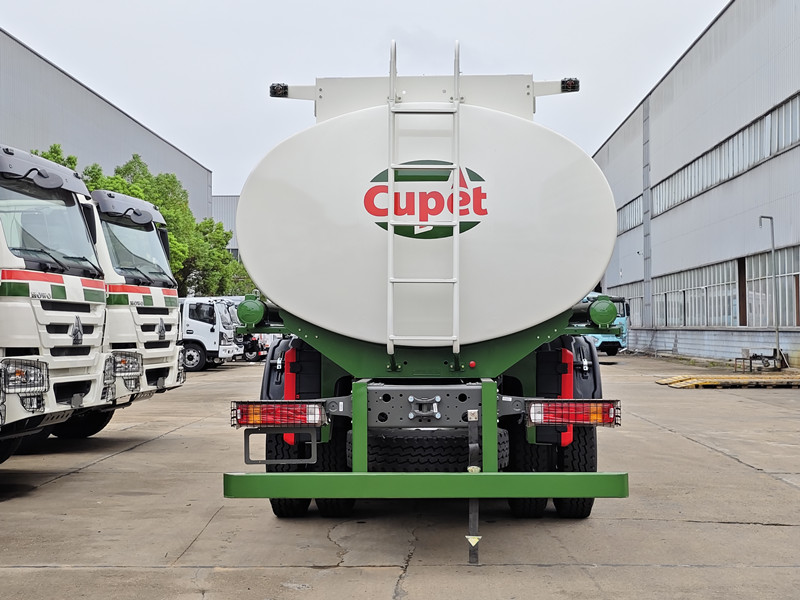 fuel truck rear climbing ladder for easy maintenance