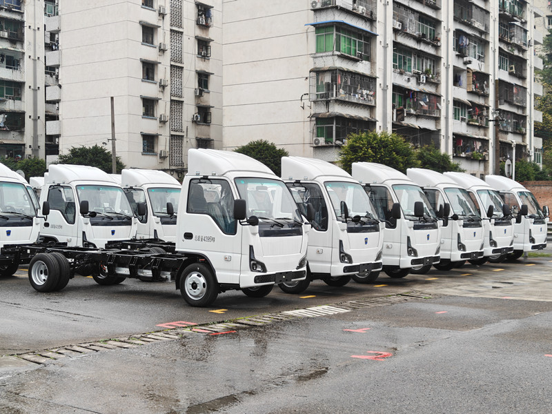 ISUZU EV cargo truck on hot sale