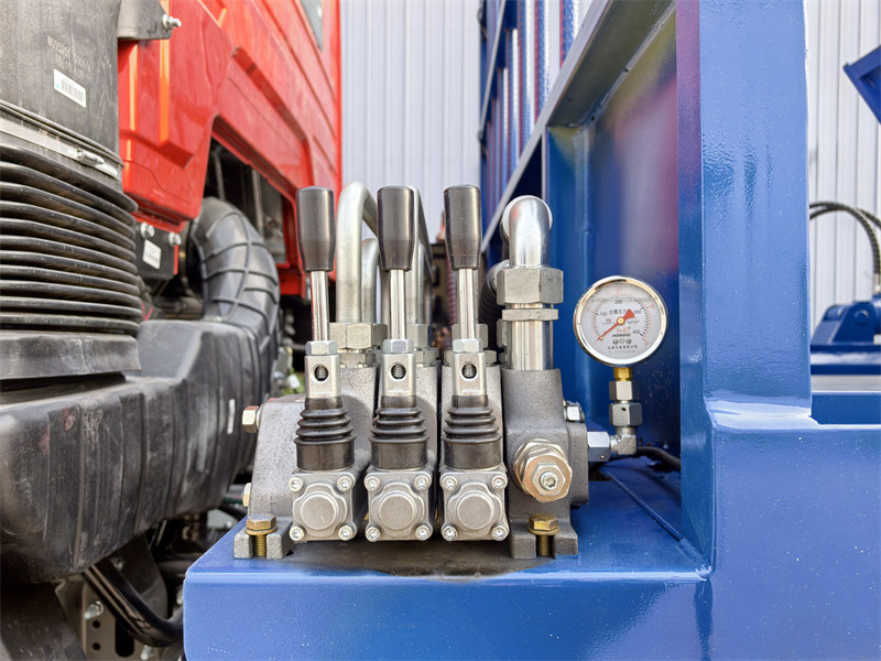 Howo skip loader truck