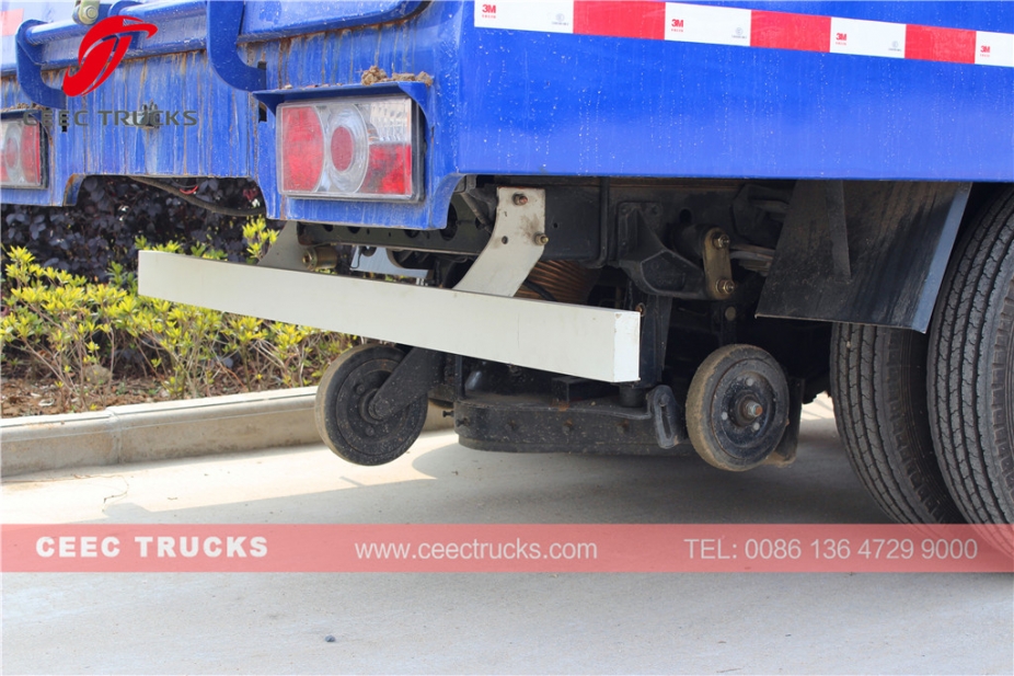 รถบรรทุกกวาดถนน Dongfeng 5CBM