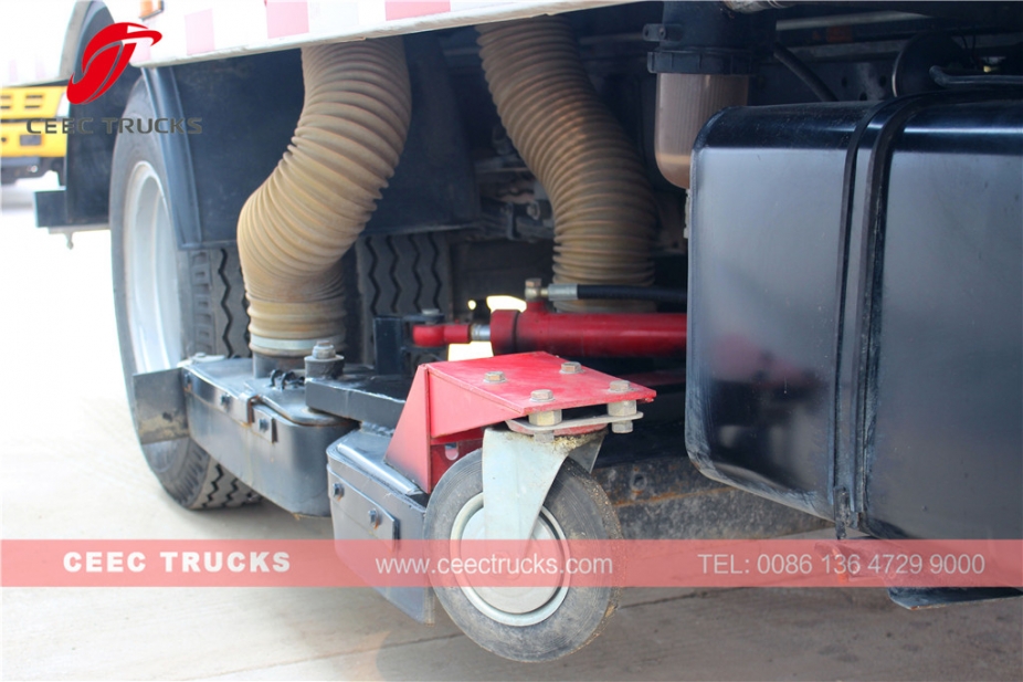 รถกวาดถนนดูดฝุ่น ISUZU 5 CBM