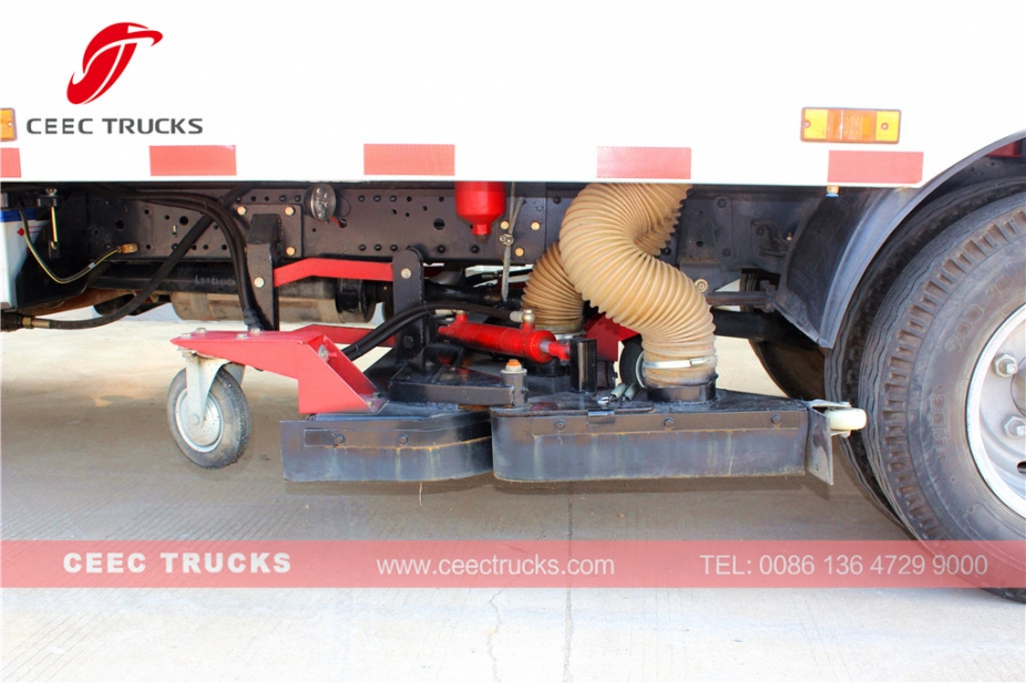 รถกวาดถนนดูดฝุ่น ISUZU 5 CBM