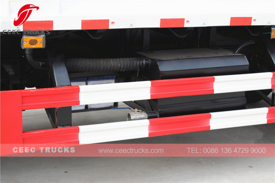 รถอัดขยะอีซูซุ 5000L