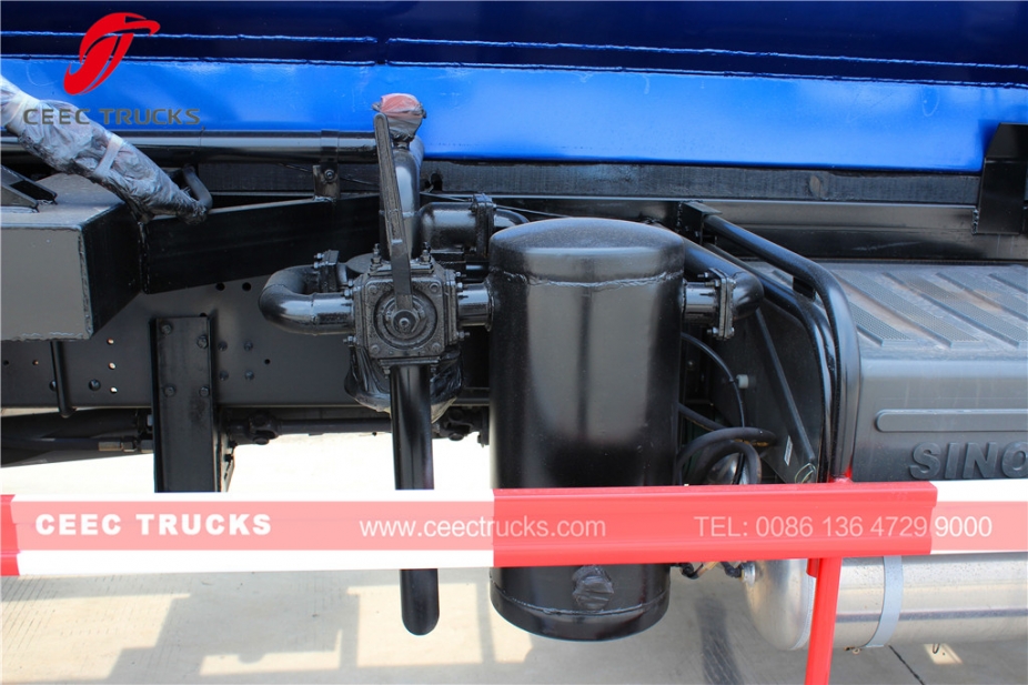 รถบรรทุกดูดน้ำเสีย HOWO RHD รุ่น 10,000L