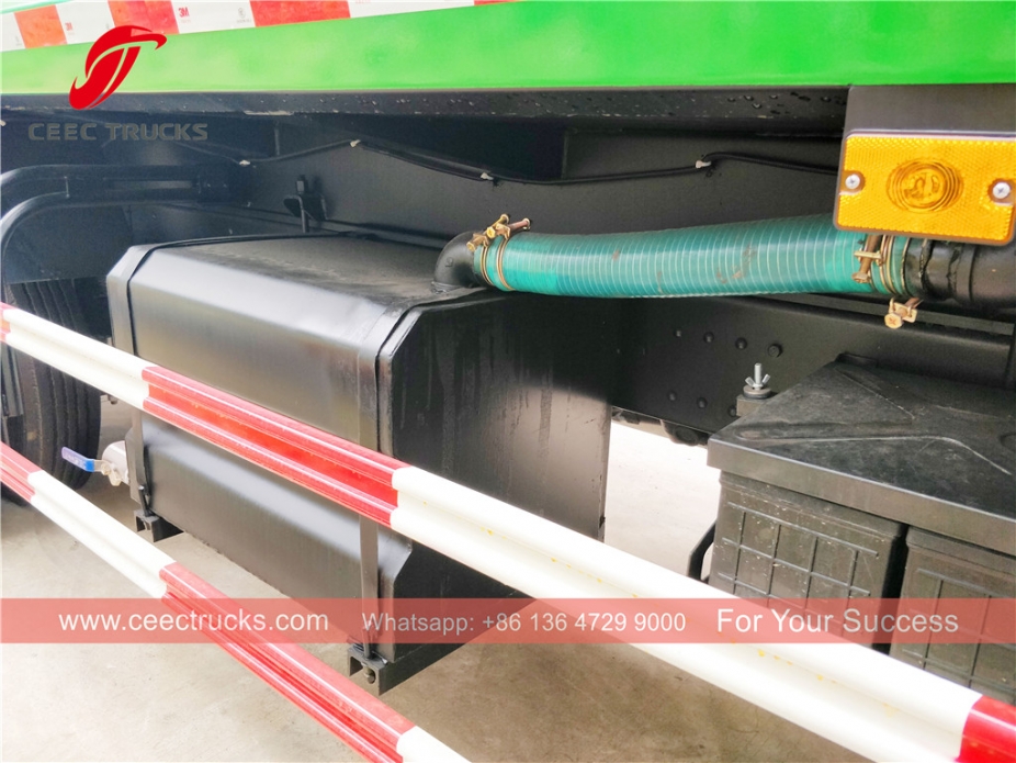 รถบรรทุกบดอัด HOWO 8cbm RHD