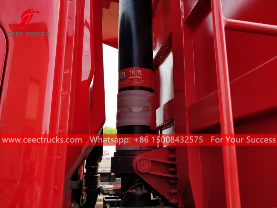 รถบรรทุกดัมพ์ 8x4 IVECO Genlyon