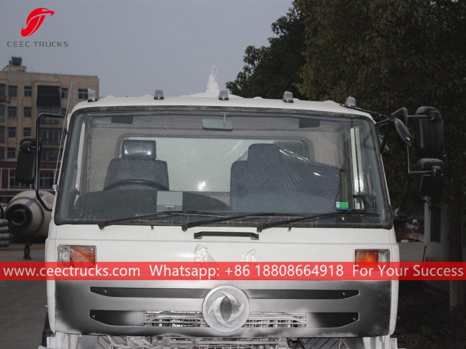 เรือบรรทุกน้ำมันดูดขนาด 10,000 ลิตร DongFeng