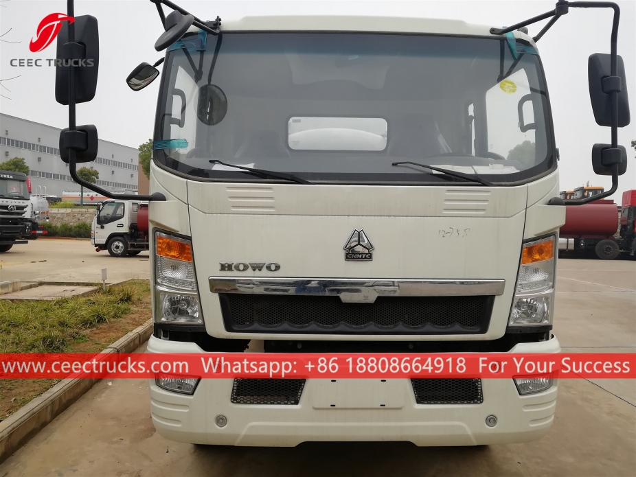SINOTRUK HOWO 6CBM รถบรรทุกน้ำมันเชื้อเพลิง