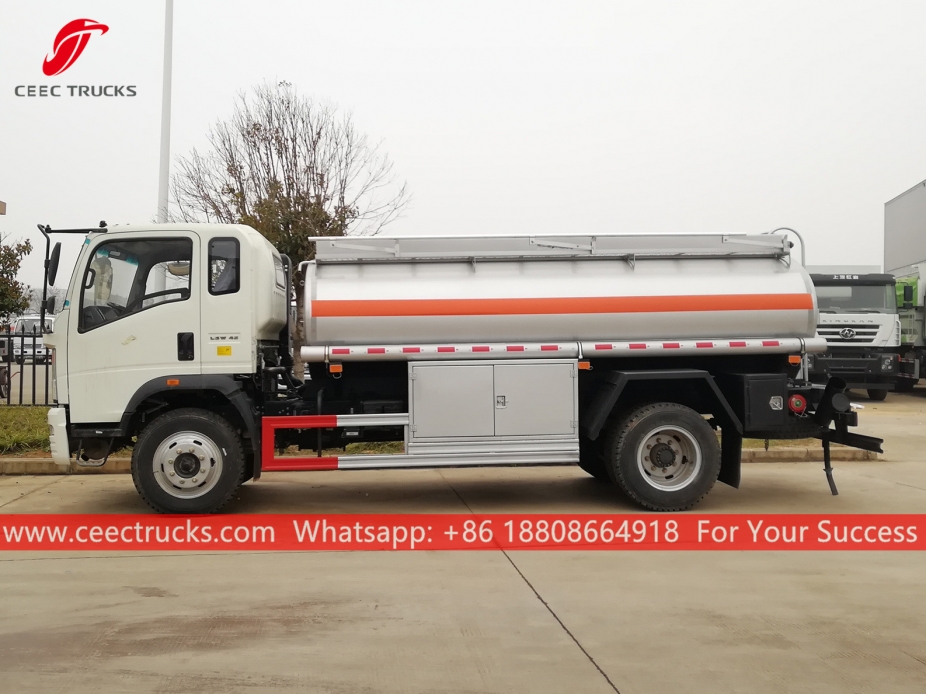 SINOTRUK HOWO 6CBM รถบรรทุกน้ำมันเชื้อเพลิง