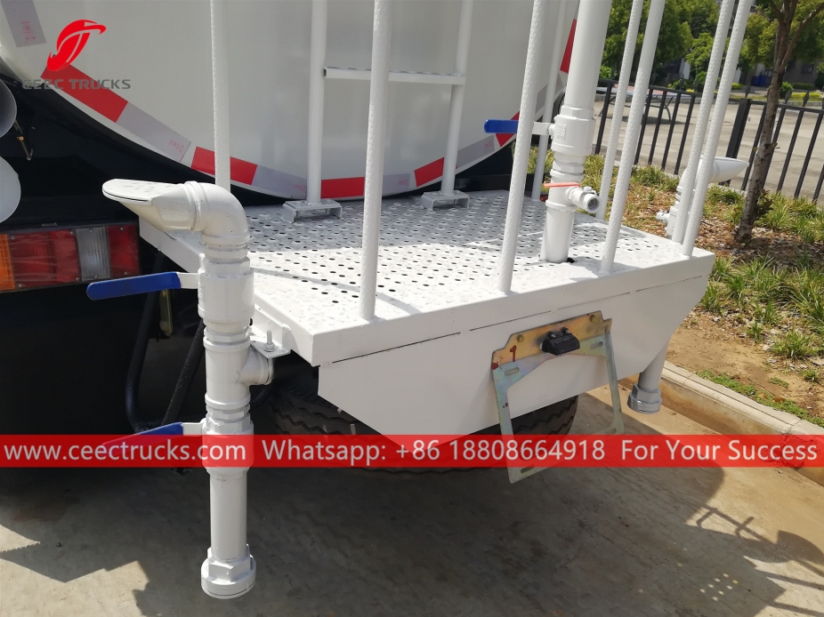 รถบรรทุกหัวฉีดน้ำอีซูซุเอลฟ์