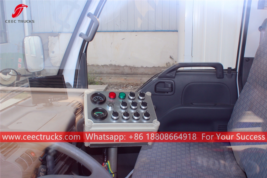 รถบรรทุกกวาดถนนอีซูซุ 5CBM