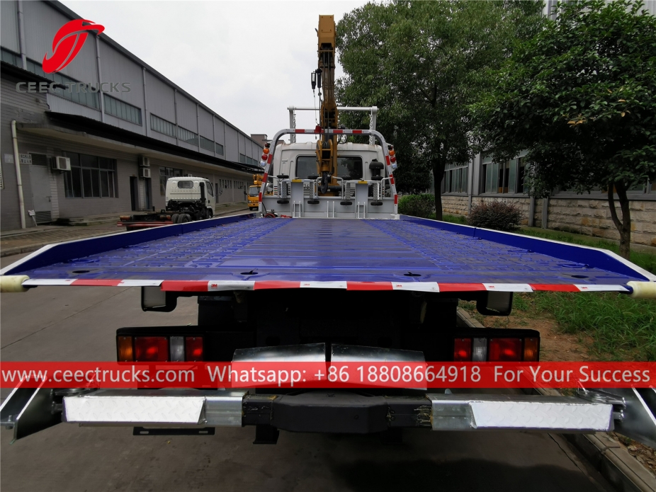 รถลากถนน 5 ตันพร้อมเครน