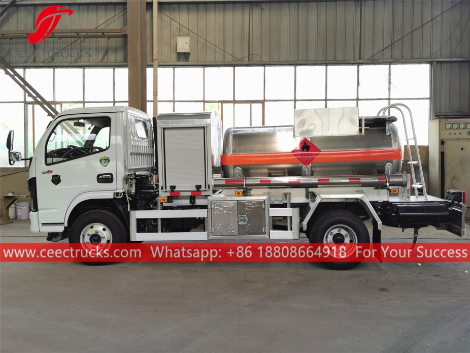 รถบรรทุกน้ำมัน 2CBM Dongfeng
