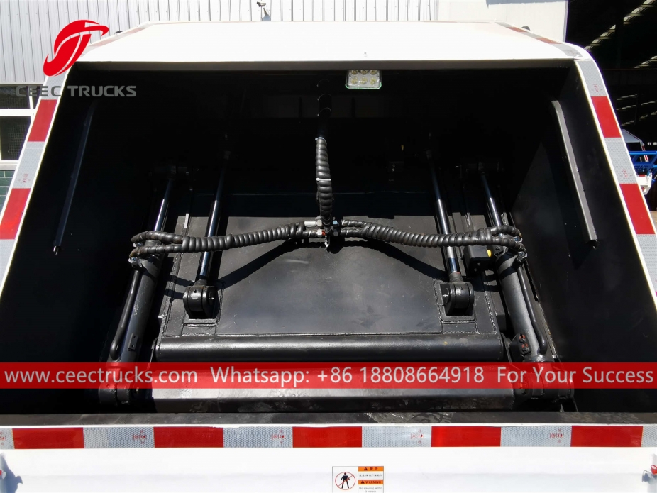 รถบรรทุกขยะแบบบรรทุกหลัง Dongfeng 6CBM