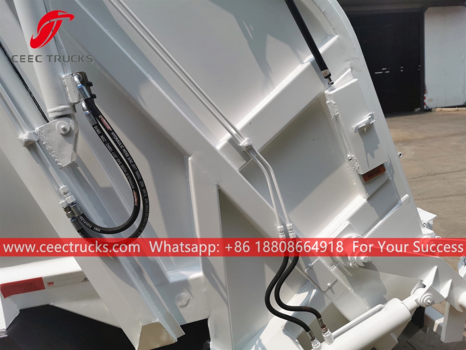 รถบรรทุกขยะ ISUZU 6CBM แบบบรรทุกท้าย