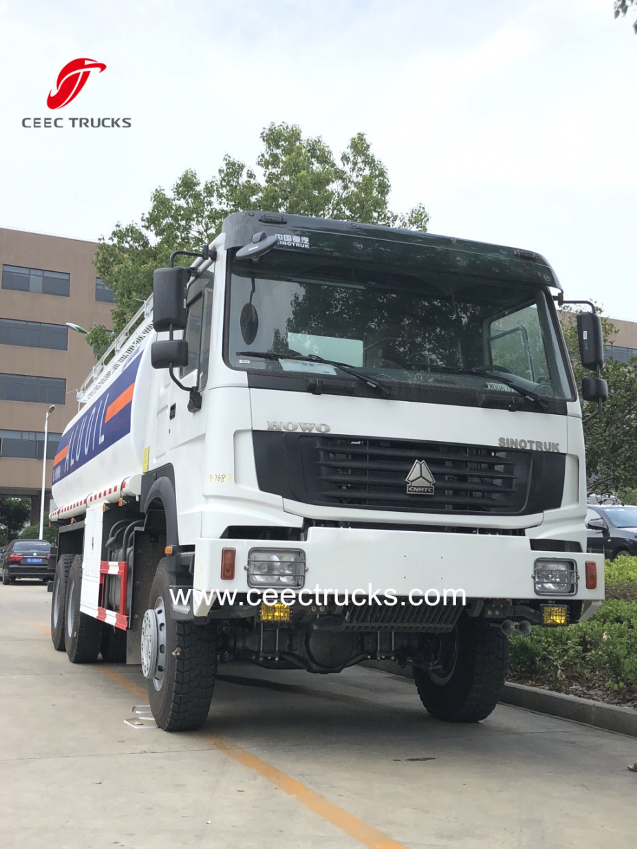 รถบรรทุก SINOTRUK HOWO 6X6 ขับเคลื่อนสี่ล้อ รถบรรทุกน้ำมัน รถบรรทุกน้ำมัน
