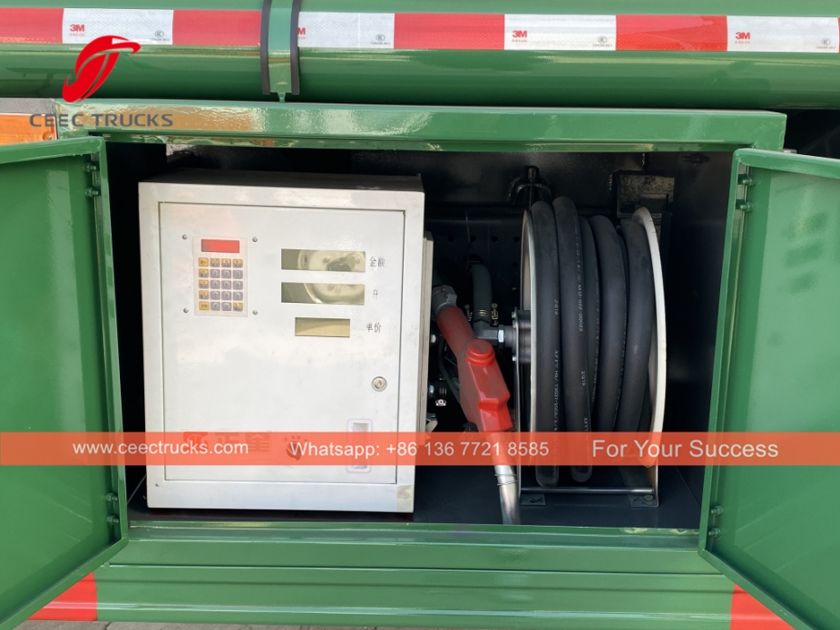 รถบรรทุกส่งน้ำมันเชื้อเพลิง SINOTRUK 8x4 30CBM