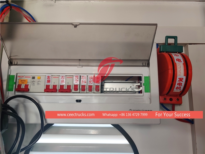 รถบรรทุกเวทีเคลื่อนที่ ISUZU 100P ขับเคลื่อน 4*2