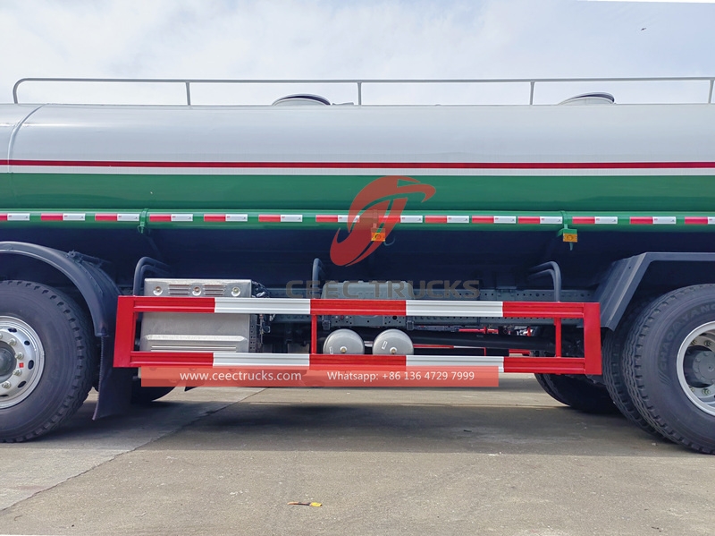รถบรรทุกน้ำ Howo 8x4 ความจุ 25,000 ลิตร