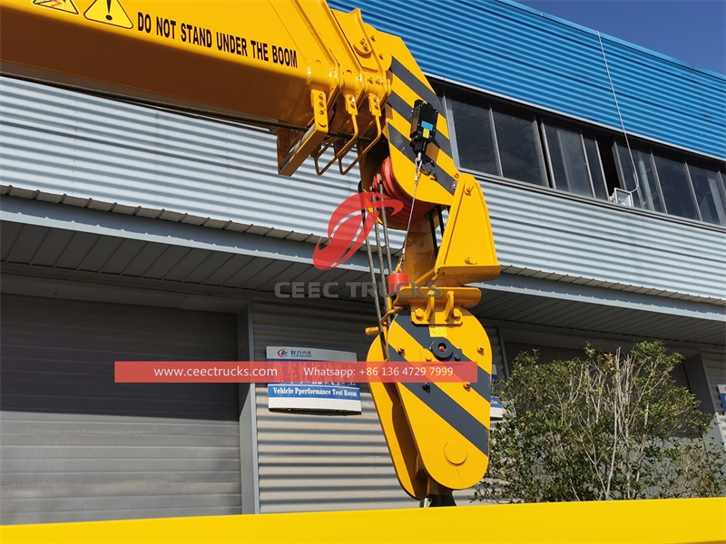 รถบรรทุกติดเครน Sinotruk 6×4 400 แรงม้า XCMG