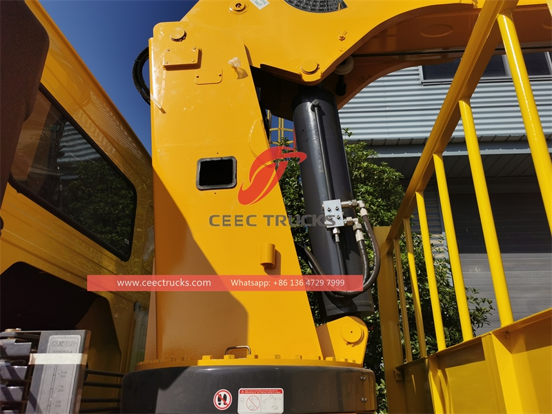 รถบรรทุกติดเครน Sinotruk 6×4 400 แรงม้า XCMG