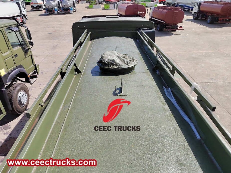 รถบรรทุกดีเซลเคลื่อนที่ทางทหาร Howo ขับเคลื่อน 4x4