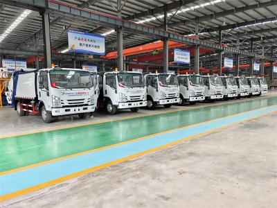 Isuzu ELF 190HP garbage refuse compactor