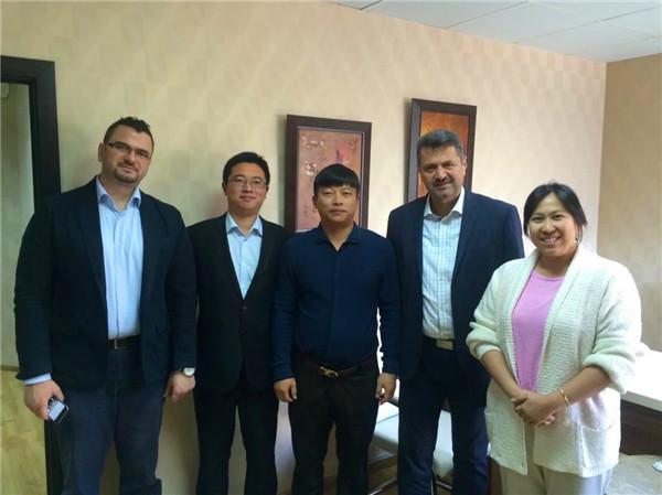 รองผู้จัดการทั่วไป CEEC มาเยือนดูไบ อาบูดาบี เยี่ยมชมลูกค้ารถดับเพลิง