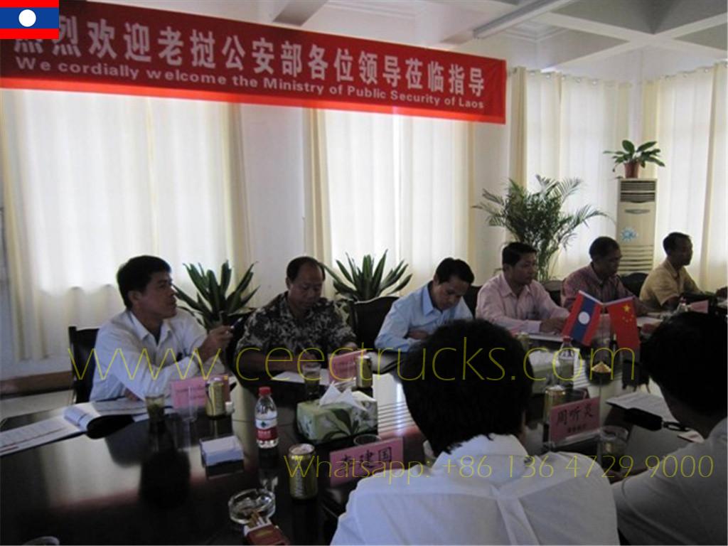 ลูกค้าลาวที่มาเยือนเราทดสอบสั่งซื้อรถดับเพลิง FOTON จำนวน 4 คัน