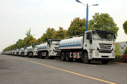 รถบรรทุกน้ำ IVECO จำนวน 100 คันสำหรับมณฑลซินเจียง ประเทศจีน