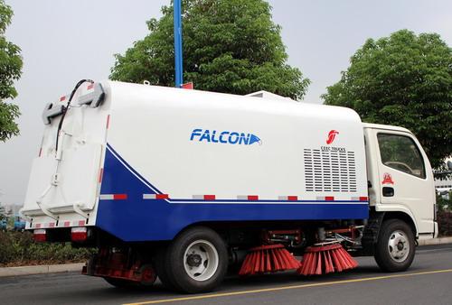 รถบรรทุกกวาดถนน Dongfeng 4 CBM ส่งออกไปยังเอกวาดอร์
